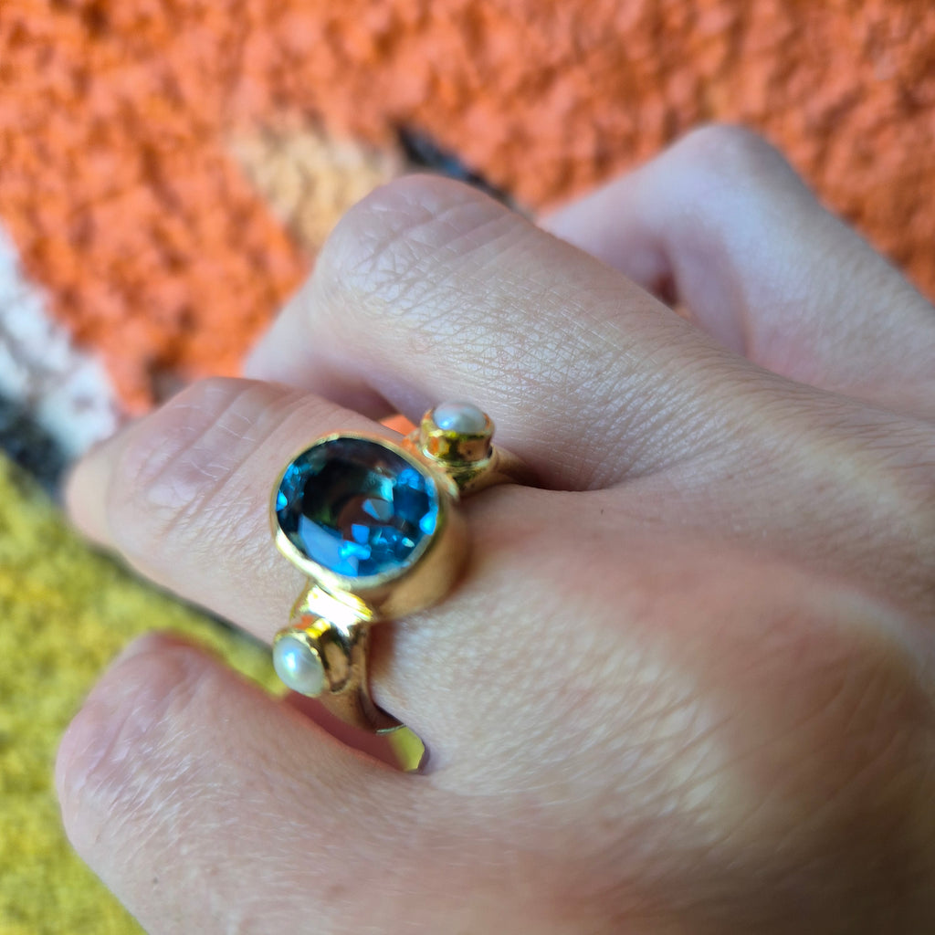 BLUE TOPAZ with pearls ring – oval faceted topaz, freshwater pearl, antique style, size EU – circumference 61 mm, diametar 19,5 mm, US – 9,5