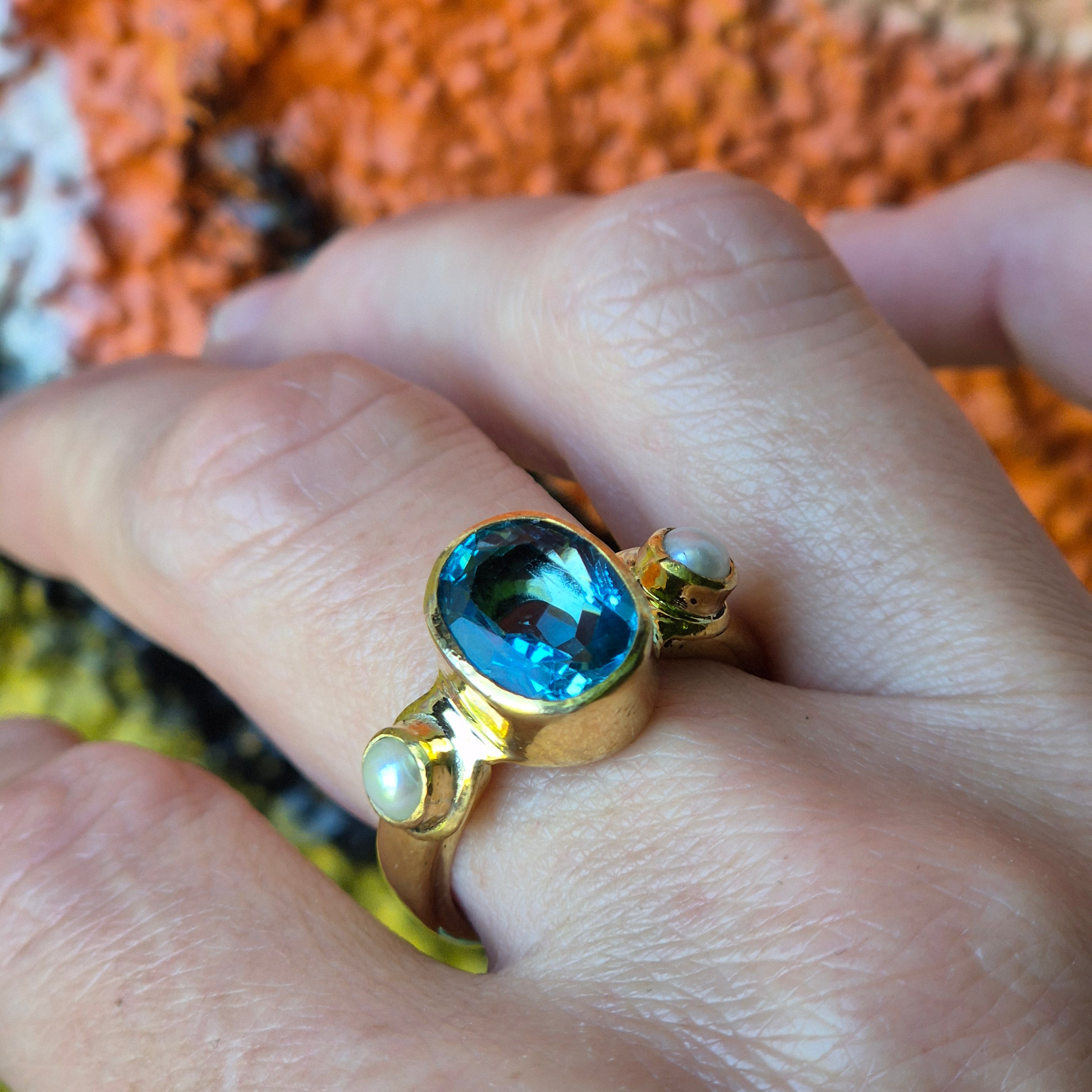 BLUE TOPAZ with pearls ring – oval faceted topaz, freshwater pearl, antique style, size EU – circumference 61 mm, diametar 19,5 mm, US – 9,5