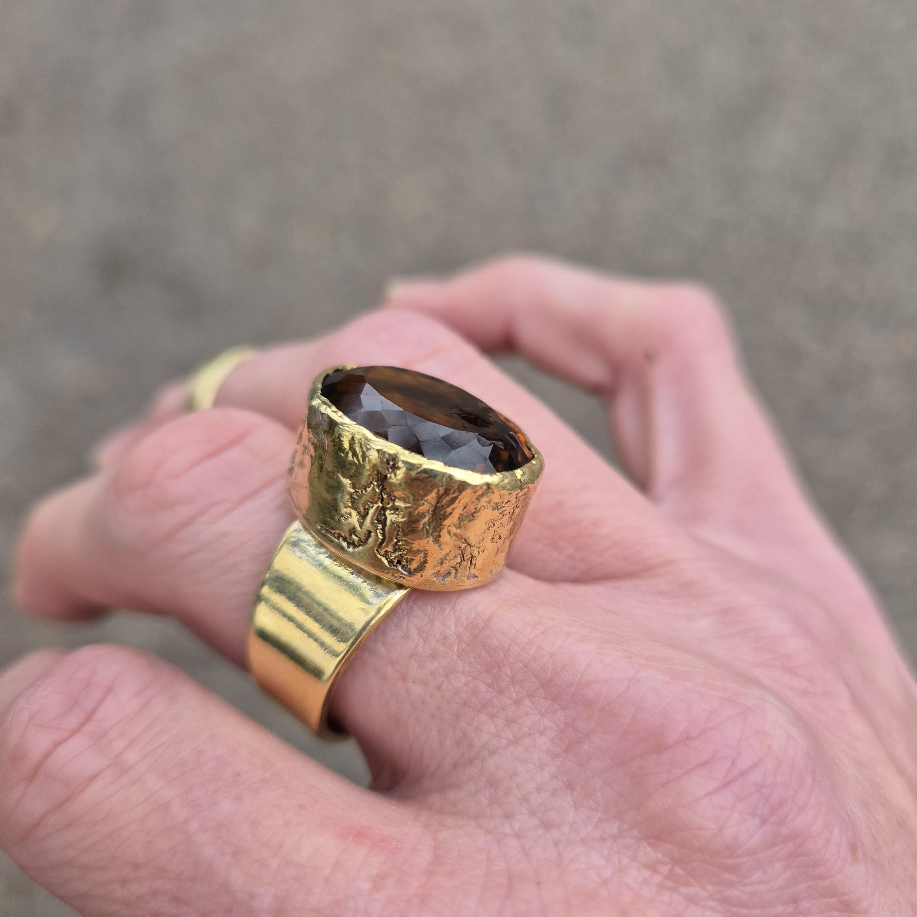 Anisija – Large Oval Cut, Faceted Honey Quartz Ring, Brass, Textured, Antique Style